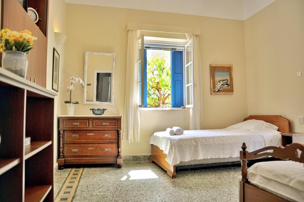 Elena'S Guest House Aegina Buitenkant foto