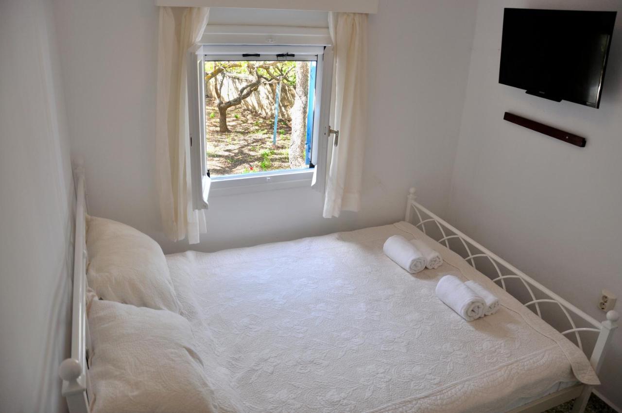 Elena'S Guest House Aegina Buitenkant foto