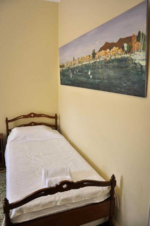 Elena'S Guest House Aegina Buitenkant foto