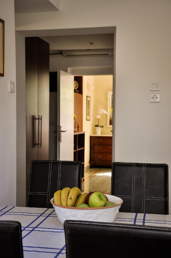 Elena'S Guest House Aegina Buitenkant foto